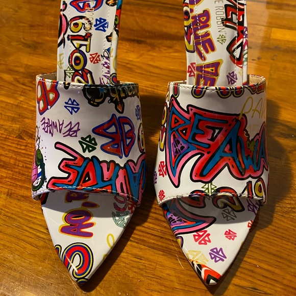 White/Graffiti Pointed Open-Toe Heels - Picture 6 of 6